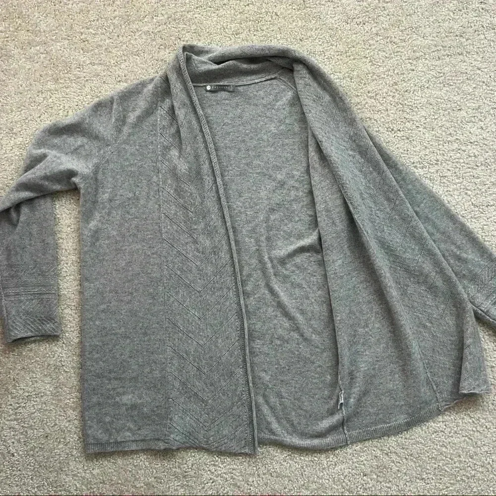 InCashmere drape front